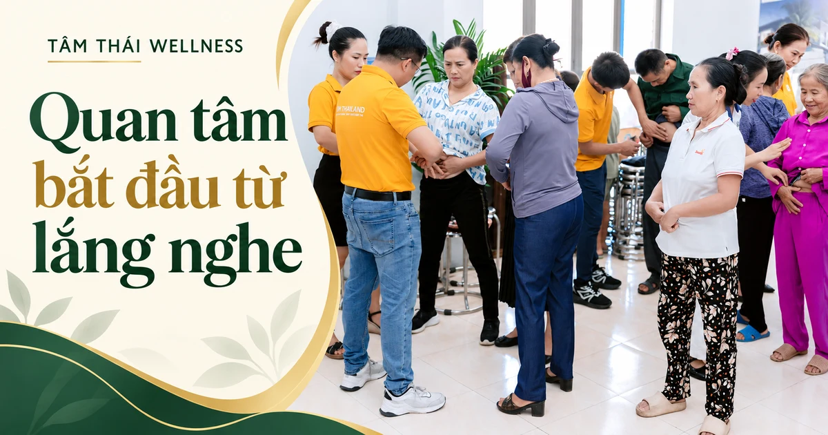 Khoảnh khắc hỗ trợ người tham gia trong tư liệu workshop Tâm Thái Wellness.
