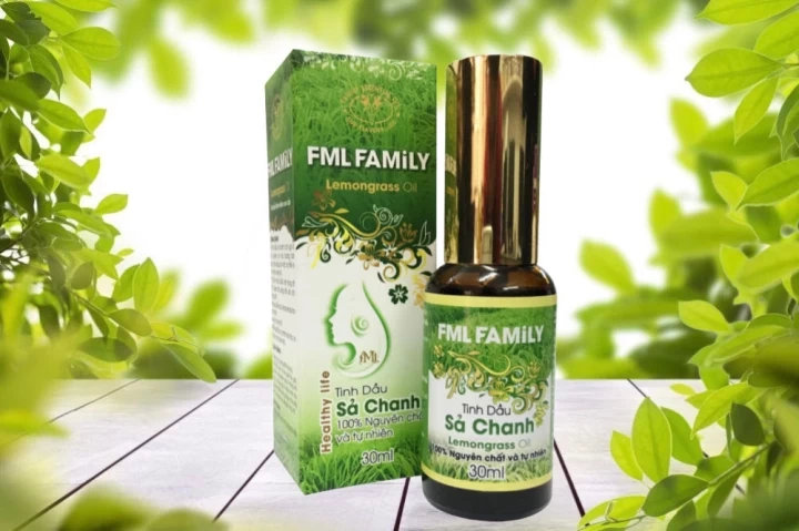 Ảnh tư liệu gốc chai tinh dầu Sả chanh FML FAMILY 30 ml và hộp