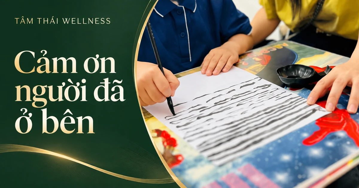 Một góc giấy và bút được chọn từ tư liệu, giữ trọng tâm vào việc cùng học.