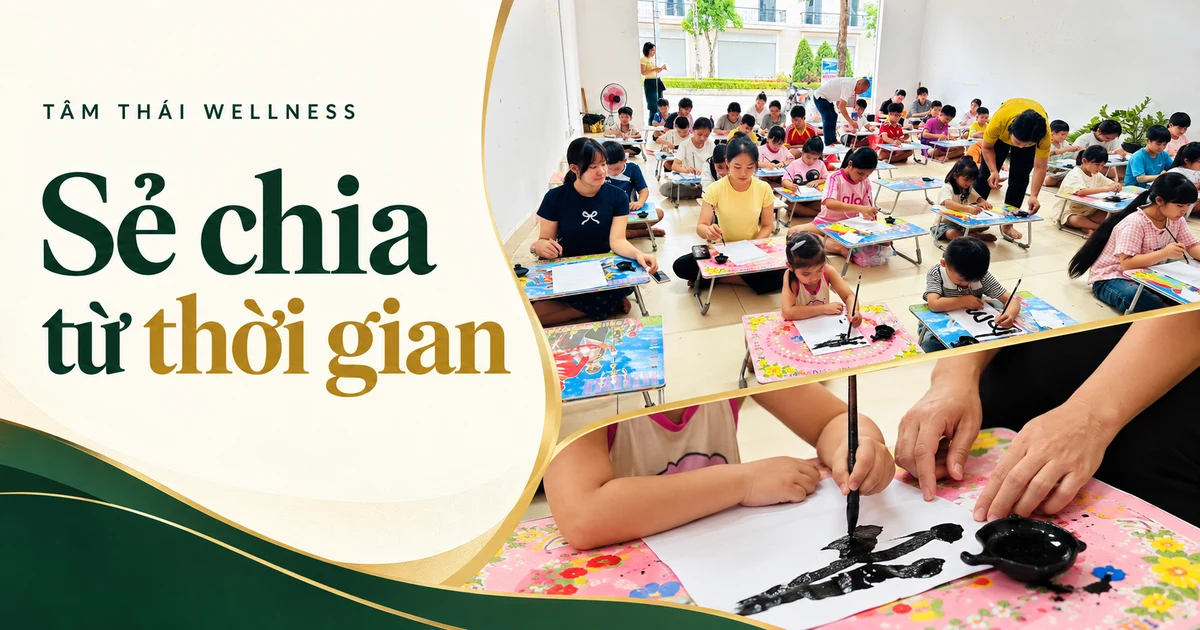 Toàn cảnh lớp thư pháp với người lớn và trẻ em cùng hiện diện trong không gian học tập.