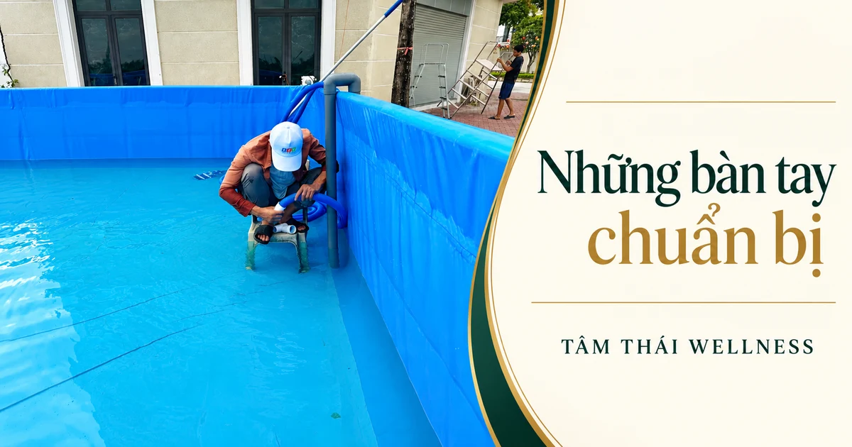 Một chi tiết hậu trường trong bộ ảnh chuẩn bị lớp bơi.